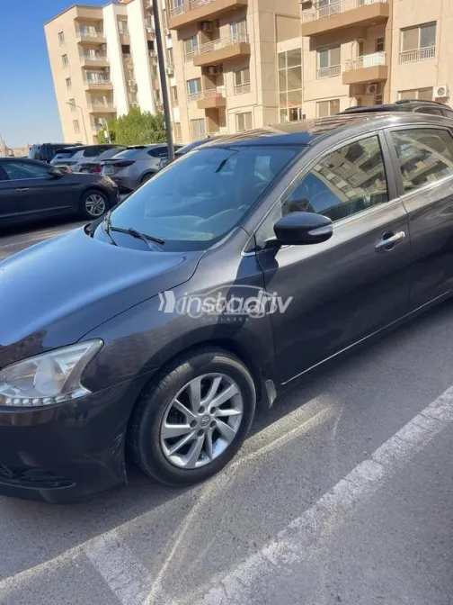 Nissan Sentra 2018 White Used for Sale - 5