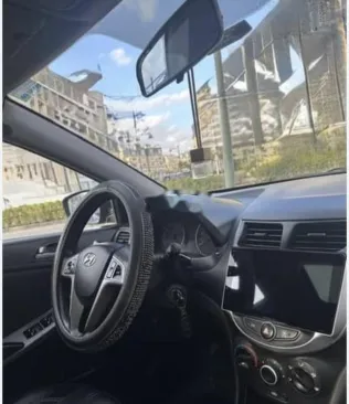 هيونداي اكسنت RB 2019 أحمر غامق مستعملة للبيع