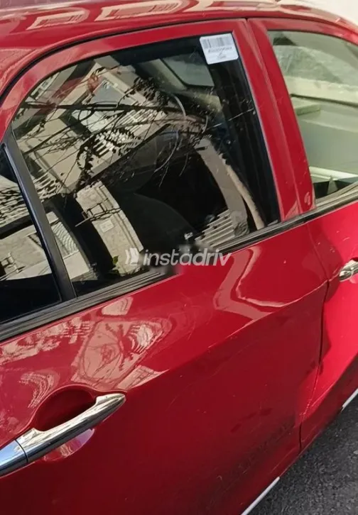 Kia Picanto 2016 White Used for Sale - 9