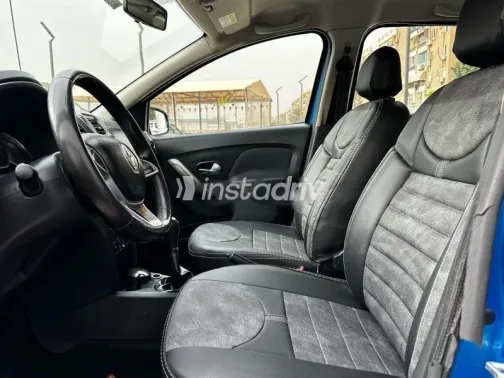 رينو سانديرو  ( ستيب  واى ) 2019 أزرق غامق مستعملة للبيع - 10