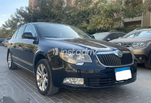 سكودا سوبيرب 2010 أسود مستعملة للبيع - 1