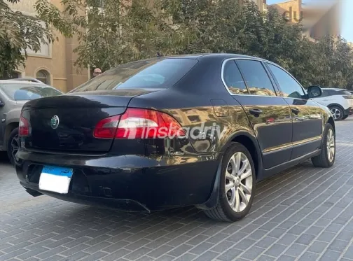 سكودا سوبيرب 2010 أسود مستعملة للبيع - 4