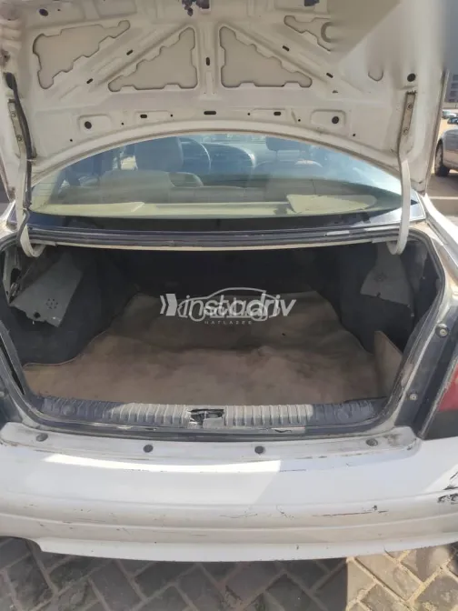 دايو نوبيرا 2001 أبيض مستعملة للبيع - 4