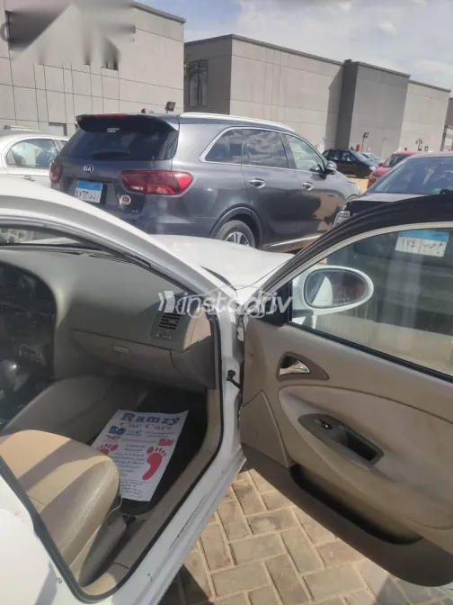 دايو نوبيرا 2001 أبيض مستعملة للبيع - 9