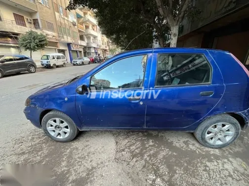 فيات بونتو 2009 أزرق غامق مستعملة للبيع - 4