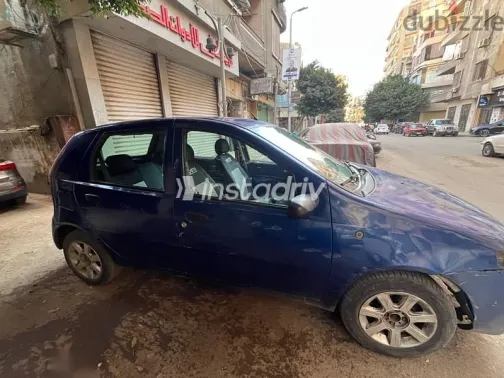 فيات بونتو 2009 أزرق غامق مستعملة للبيع - 6