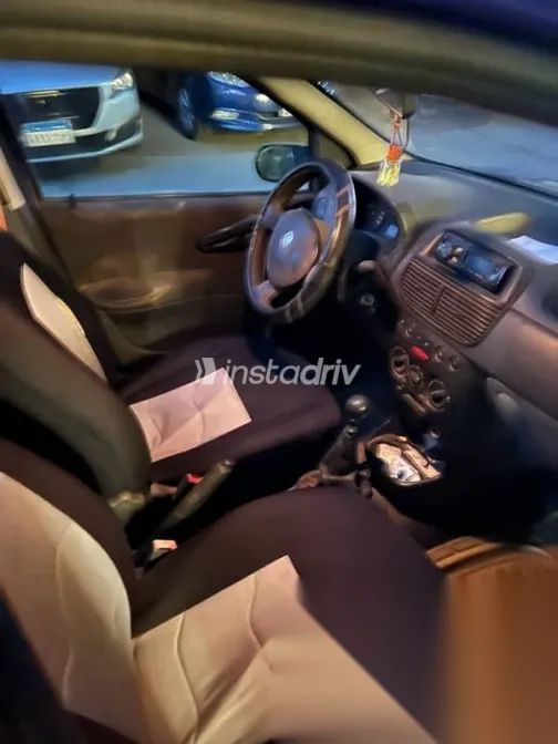 فيات بونتو 2009 أزرق غامق مستعملة للبيع - 7