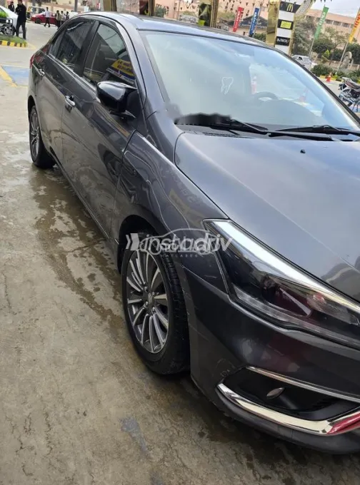 Suzuki Ciaz 2022 White Used for Sale - 5