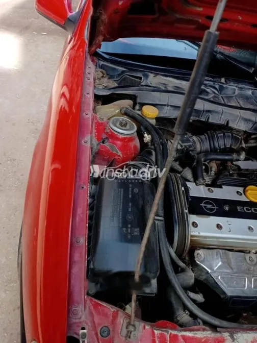 اوبل فيكترا 1995 أحمر مستعملة للبيع - 6