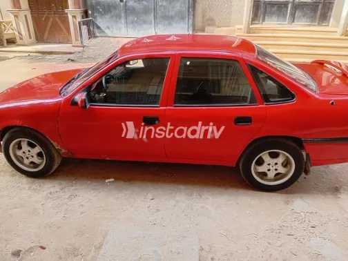 اوبل فيكترا 1995 أحمر مستعملة للبيع - 7