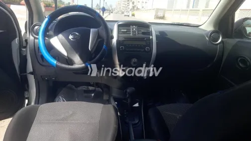 نيسان صنى 2022 أبيض مستعملة للبيع - 6