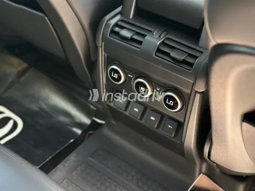 Land Rover Defender 2020 White Used for Sale - 4