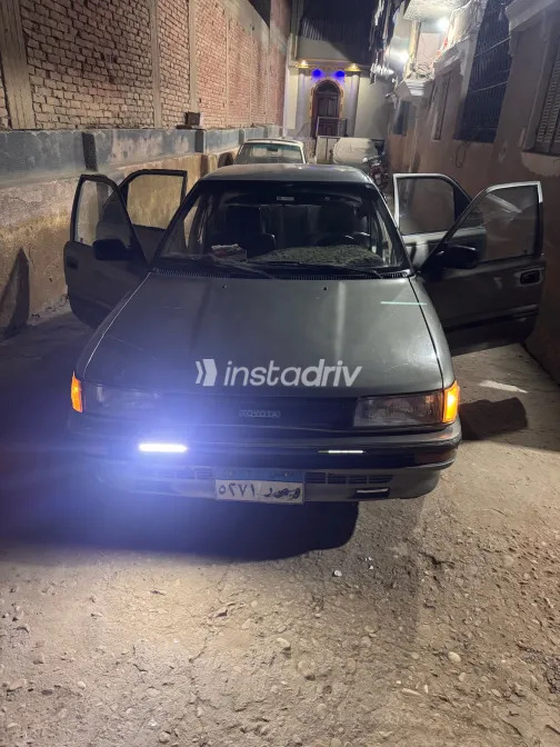 تويوتا كورولا 1991 أبيض مستعملة للبيع - 7