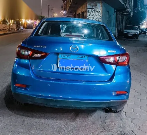 مازدا 2 2016 أزرق غامق مستعملة للبيع - 2