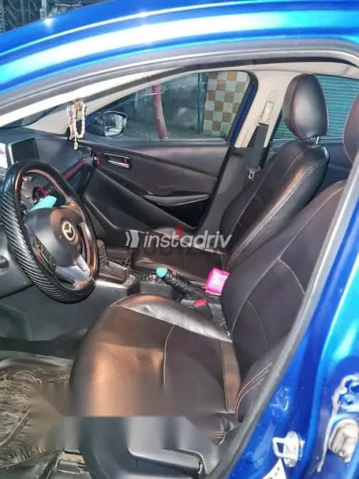 مازدا 2 2016 أزرق غامق مستعملة للبيع - 6