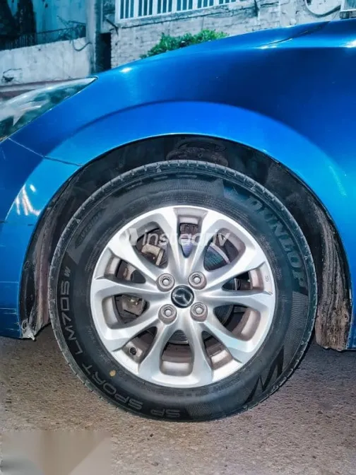 مازدا 2 2016 أزرق غامق مستعملة للبيع - 7