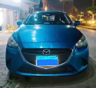 مازدا 2 2016 أزرق غامق مستعملة للبيع