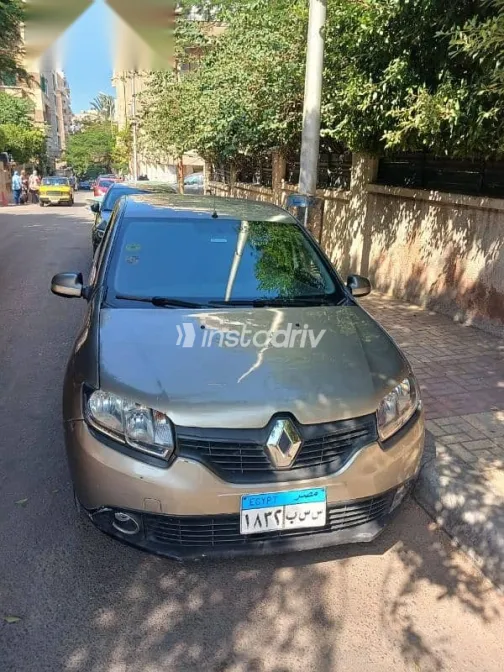 Renault Logan 2015 Gold Used for Sale - 4