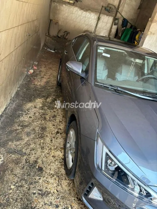 هيونداي إلنترا اى دى 2026 أبيض مستعملة للبيع - 3