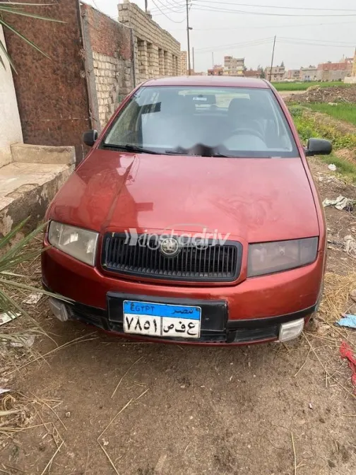 سكودا فابيا 2003 أحمر غامق مستعملة للبيع - 1