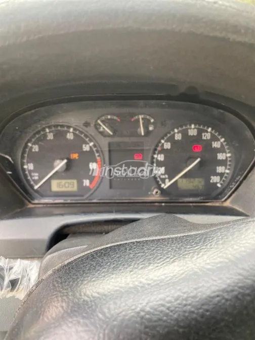 سكودا فابيا 2003 أحمر غامق مستعملة للبيع - 8