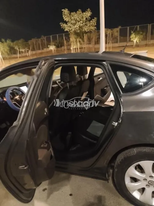 اوبل أسترا 2014 رمادي غامق مستعملة للبيع - 3