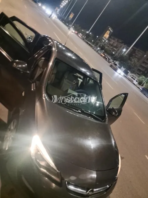 اوبل أسترا 2014 رمادي غامق مستعملة للبيع - 6