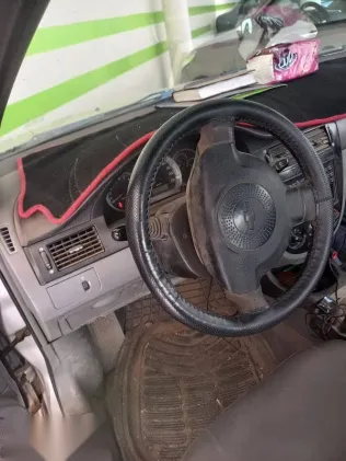 شيفروليه أوبترا 2006 فضي مستعملة للبيع