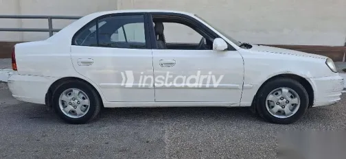 هيونداي فيرنا 2007 أبيض مستعملة للبيع - 8