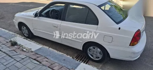 هيونداي فيرنا 2007 أبيض مستعملة للبيع - 10