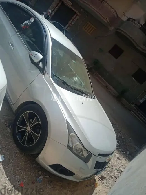 Chevrolet Cruze 2010 Silver Used for Sale - 2