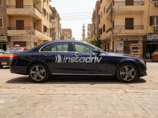 مرسيدس E 200 2020 أبيض مستعملة للبيع - 2