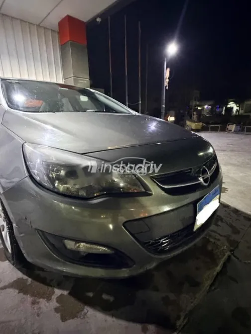 اوبل أسترا 2018 أبيض مستعملة للبيع - 3