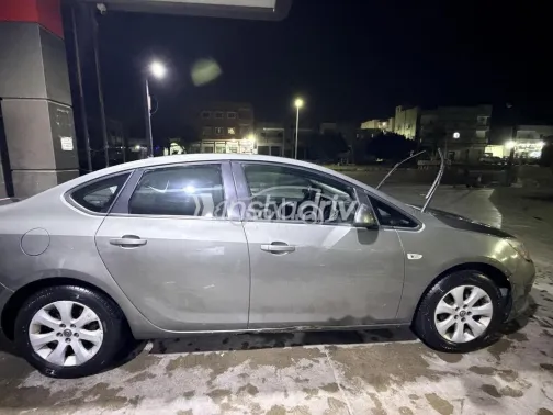 اوبل أسترا 2018 أبيض مستعملة للبيع - 5