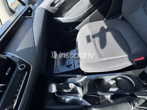 تويوتا كورولا 2021 فضي مستعملة للبيع - 10