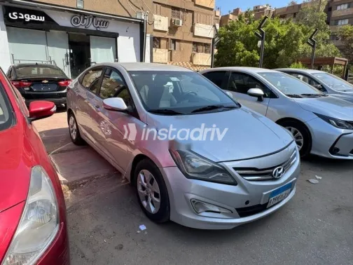 هيونداي سولاريس 2016 فضي مستعملة للبيع - 1