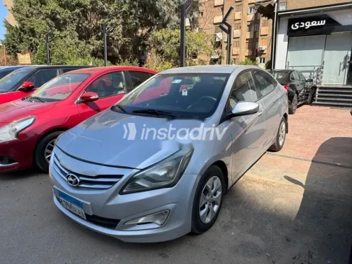 هيونداي سولاريس 2016 فضي مستعملة للبيع - 2