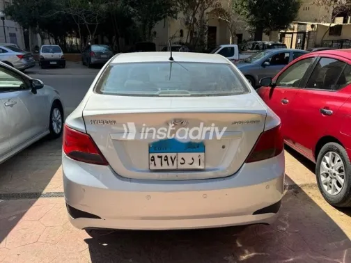 هيونداي سولاريس 2016 فضي مستعملة للبيع - 5