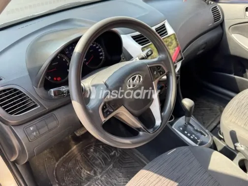 هيونداي سولاريس 2016 فضي مستعملة للبيع - 7