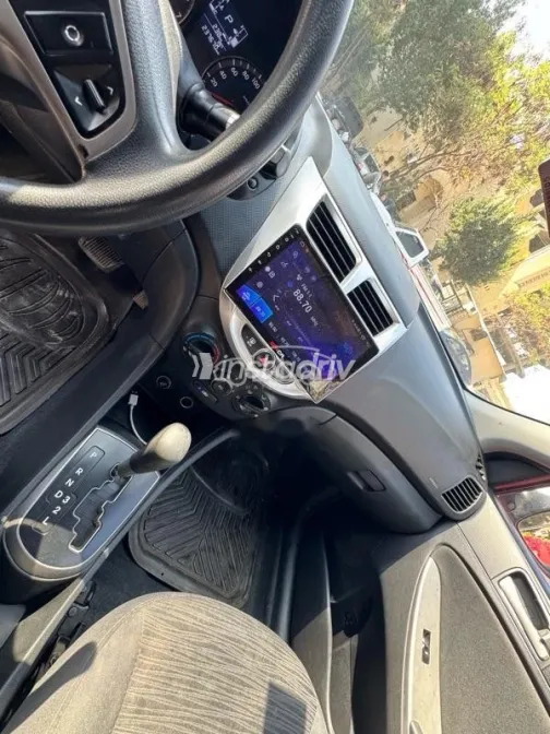 هيونداي سولاريس 2016 فضي مستعملة للبيع - 8