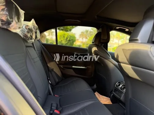 مرسيدس C 180 2023 أسود مستعملة للبيع - 10