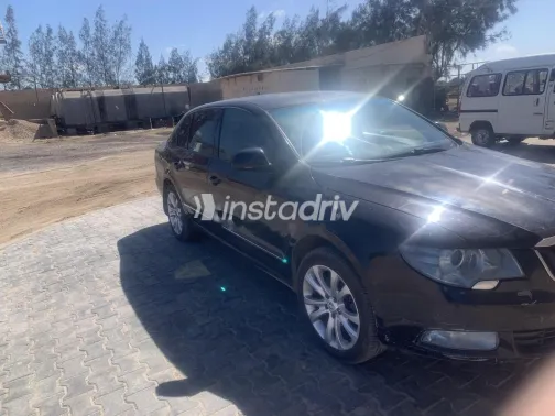 سكودا سوبيرب 2011 أسود مستعملة للبيع - 2