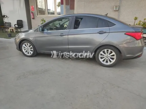 Chery Arrizo 5 2021 White Used for Sale - 3