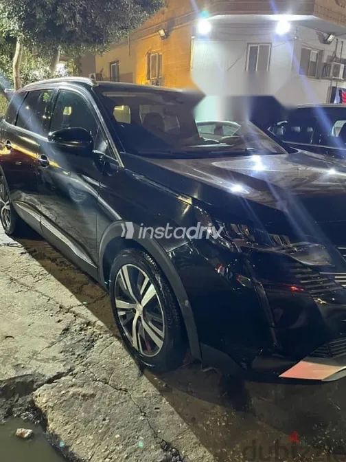 بيجو 5008 2021 أسود مستعملة للبيع - 2