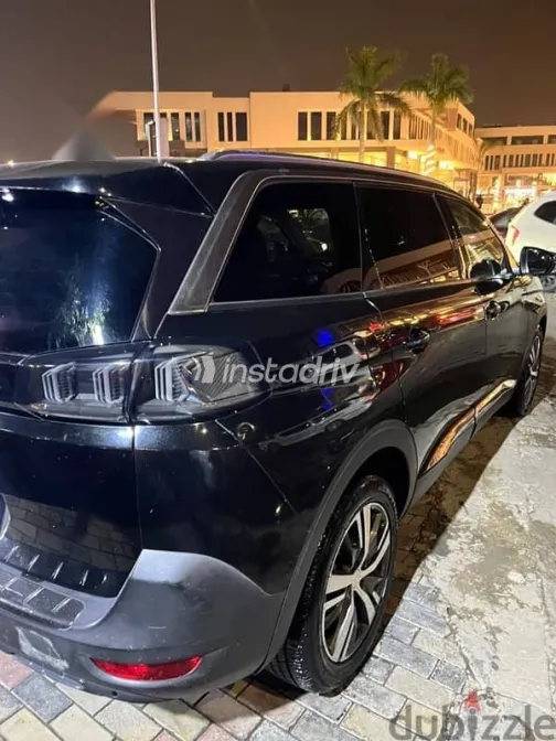 بيجو 5008 2021 أسود مستعملة للبيع - 3