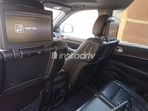 جيب شيروكي 2014 أسود مستعملة للبيع - 2