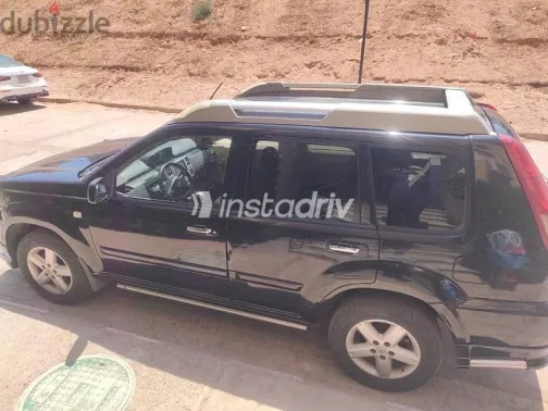 نيسان اكس تريل 2009 أسود مستعملة للبيع - 2