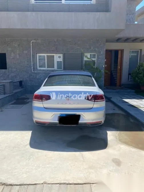 فولكس فاغن باسات 2020 فضي مستعملة للبيع - 4