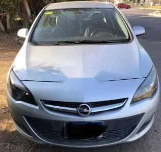 اوبل أسترا 2020 فضي مستعملة للبيع