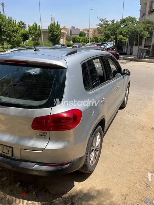 Volkswagen Tiguan 2016 Silver Used for Sale - 2